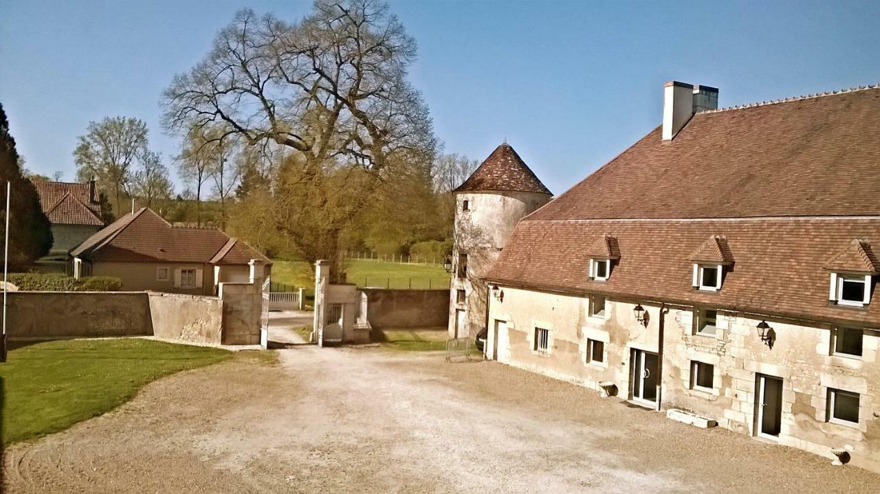 Auberge de jeunesse Domaine de Surgy Extérieur photo